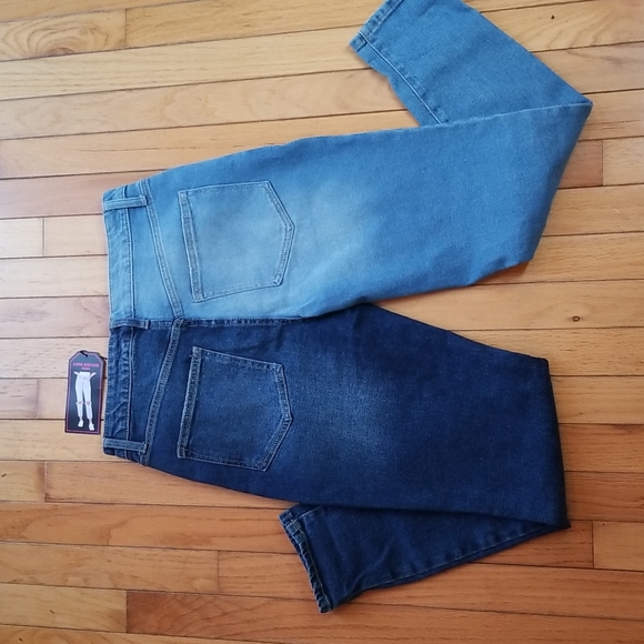 NWT. COLOR BLOCK MOM JEANS - Picture 5 of 5